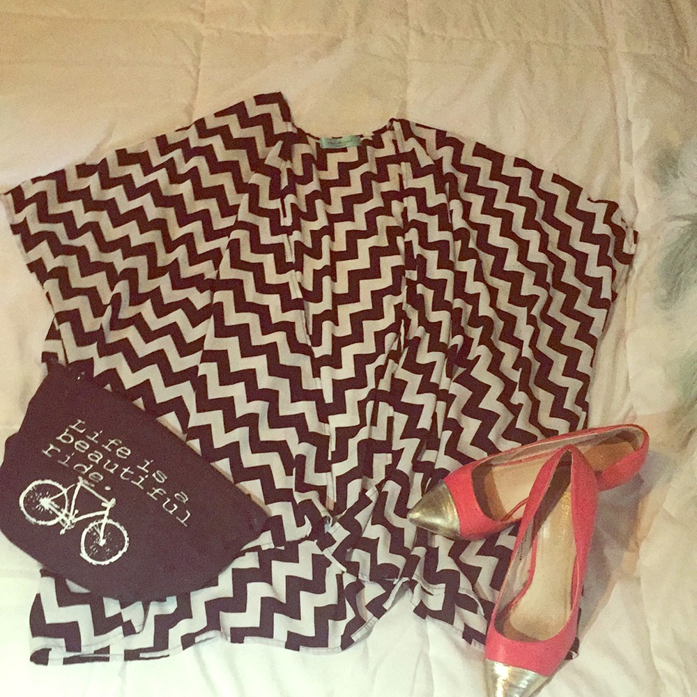 NWOT Black and white Chevron top